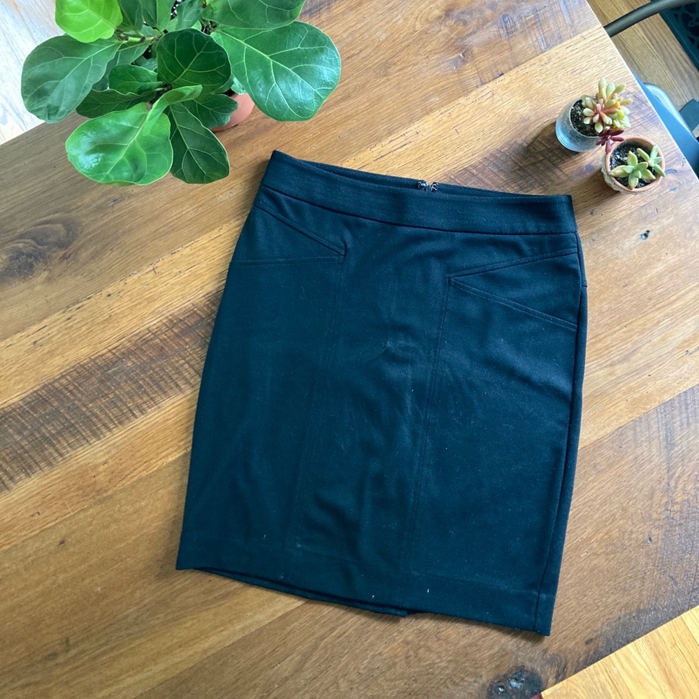 Banana Republic Black skirt- size 6